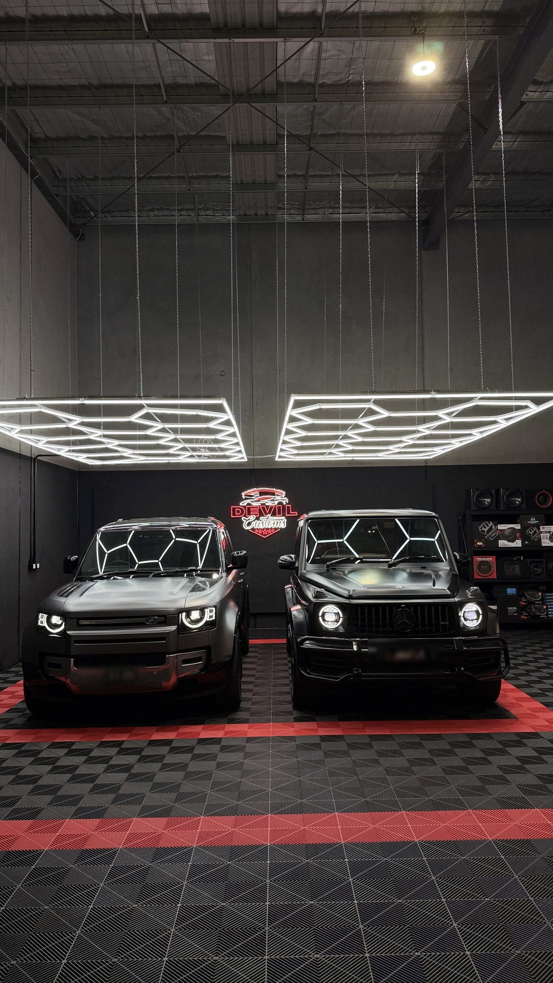Devil Customs shop